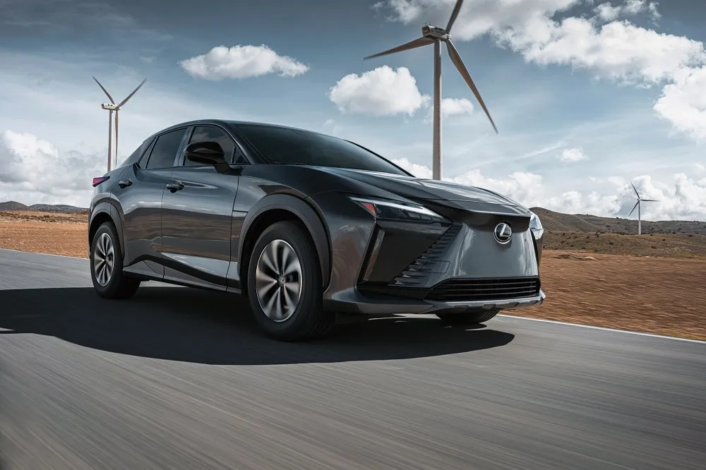 Lexus RZ 450e首波30台配額　線上預選享優先交車　早鳥資格登錄即刻啟程