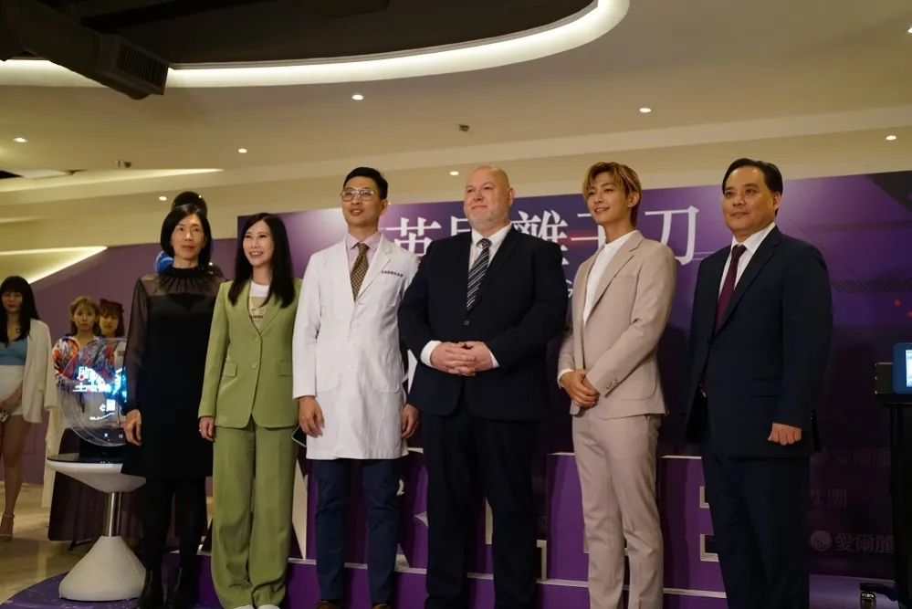 韓國男團都這樣做！ 炎亞綸親揭「歐爸0毛孔」肌密