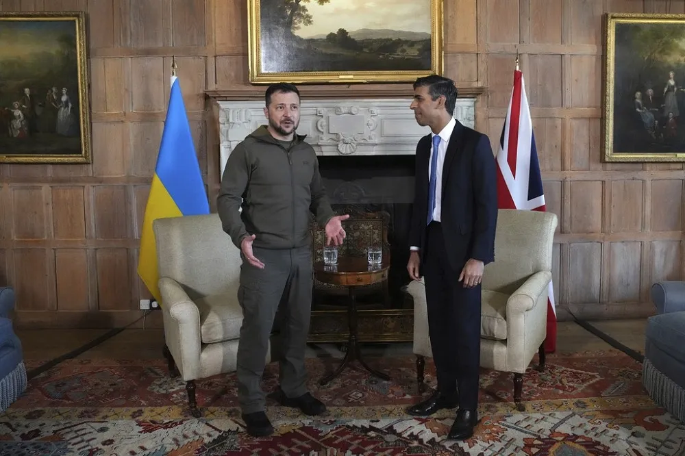 英首相蘇納克會晤澤倫斯基　將協訓F-16戰機換裝與長程無人機