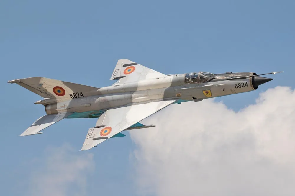 【有片】捍衛羅馬尼亞領空逾60載　MiG-21 LanceR戰機功成身退