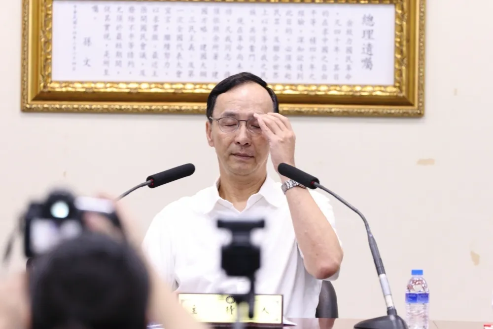 郭粉灌爆朱立倫臉書喊「非郭不投」　揚言你提名侯我就投柯