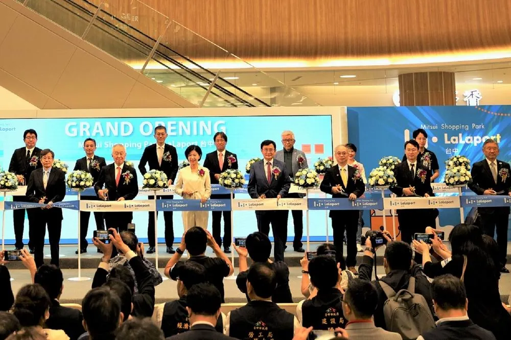台中新地標日商三井LaLaport購物中心16日全館開幕