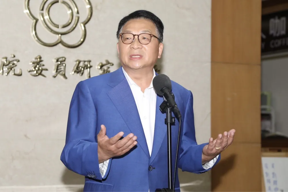 陳歐珀遭爆和「im.B主嫌」是麻吉急切割　黃國昌怒批：這樣叫不熟？