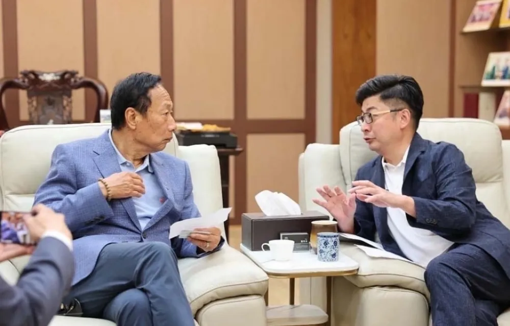 今晚赴郭台銘家密會3小時　彰化議長謝典林：像閨密一樣聊很多