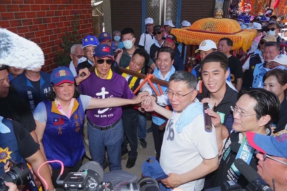 【郭柯配有譜？】柯文哲、郭台銘金門同框　國民黨議長：跟侯友宜不熟、支持郭獨立選總統