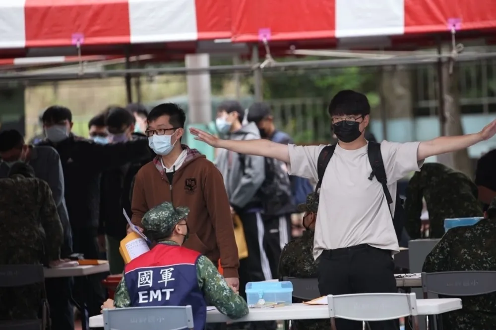 兵役延長大學改「1年當兵3年念書」？　教育部：6月公布方案