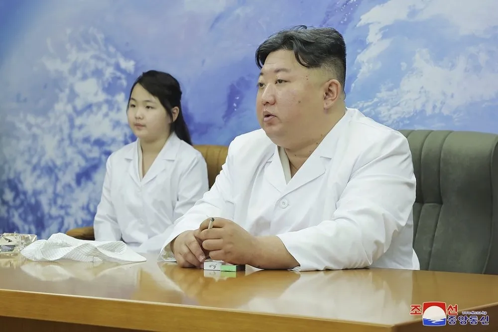 南韓國情院：金正恩胖到140公斤　睡眠障礙致菸酒成癮　