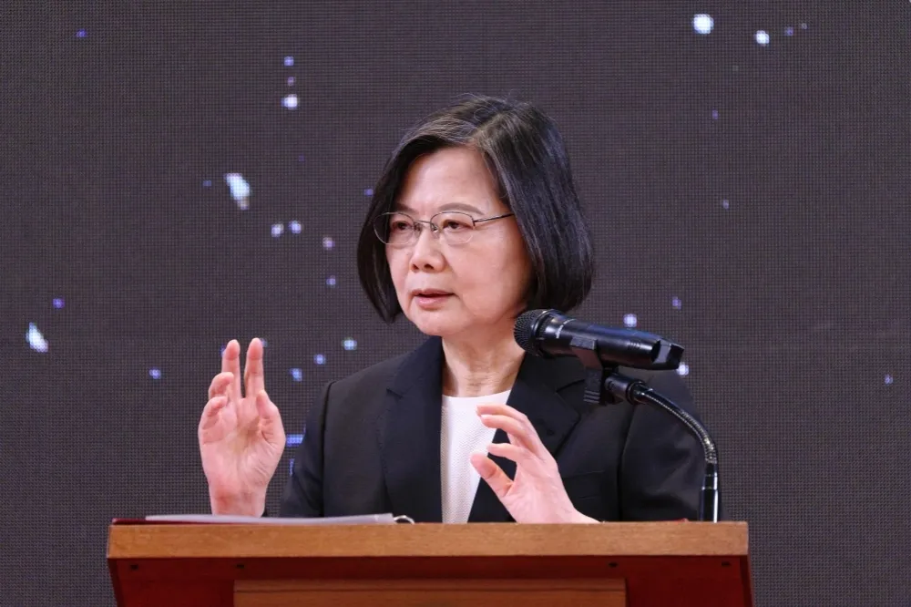 民進黨前黨工控遭導演薛朝輝性騷　蔡英文譴責：支持調查確保當事人權益