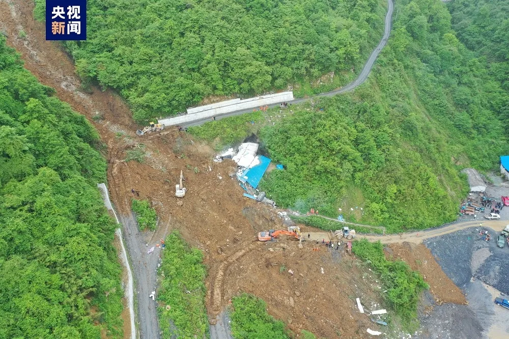 中國四川礦區發生嚴重山坡地崩塌　總計共19死