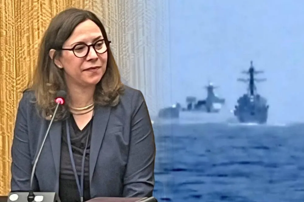 海空「危險抵近」後美國安官員訪中　羅森柏格：控管美中關係防衝突發生
