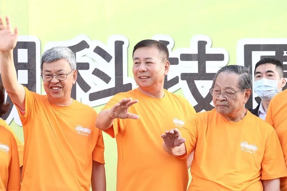 遭控性騷擾今撤告　顏志發請辭總統府資政