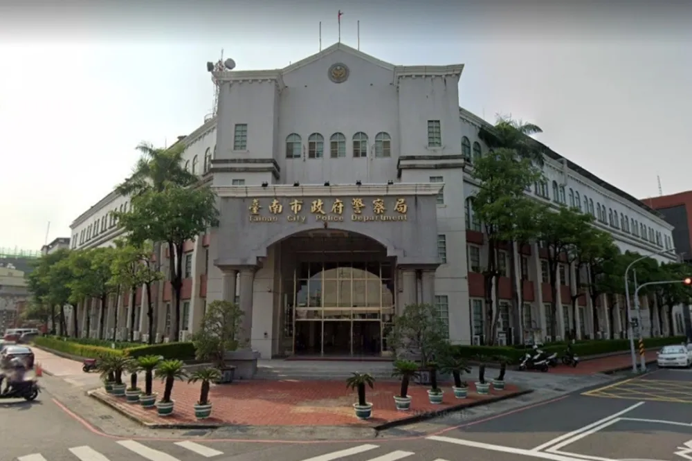 台南警官賣房卻逼女房仲「陪唱KTV」　挨告遭免職卻爆「人還在上班」