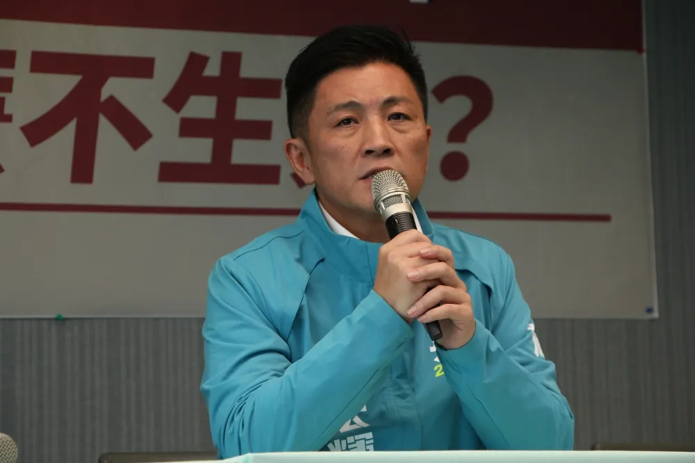 政務顧問、神腦董事長鄭宏輝遭爆「強吻女性、掏性器」　駁斥：政治操作