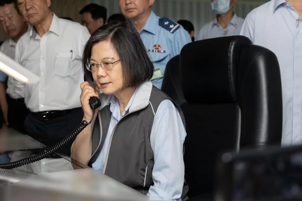 蔡總統與飛行員通話遭蓋台　國台辦：解放軍不是說說而已