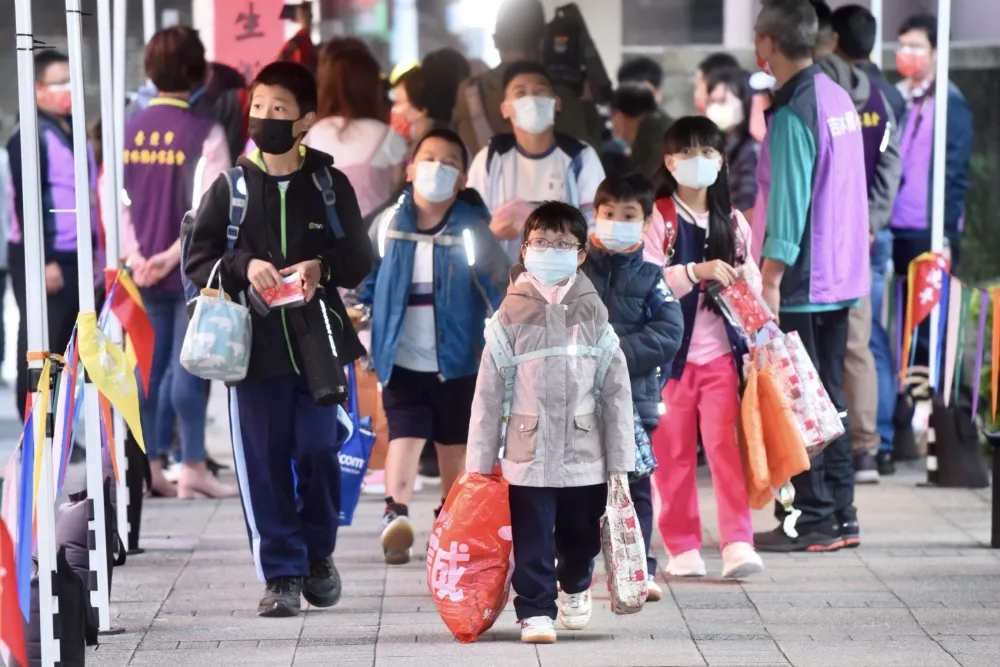 5大病毒社區流行！孩童出現「這症狀」走不了　家長忙衝急診