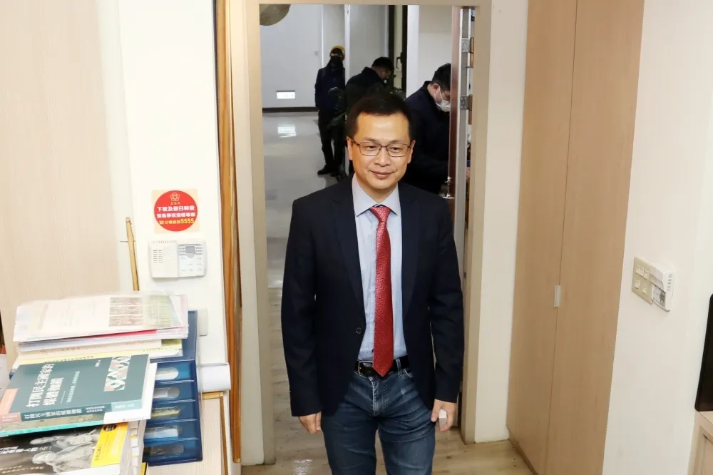 羅智強憂被疑為換侯帶風向　「政黨輪替大聯盟」臨時喊卡