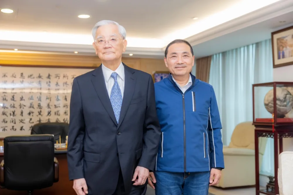 向連戰請益　侯友宜：這一仗國民黨一定要贏，大家一起拚了
