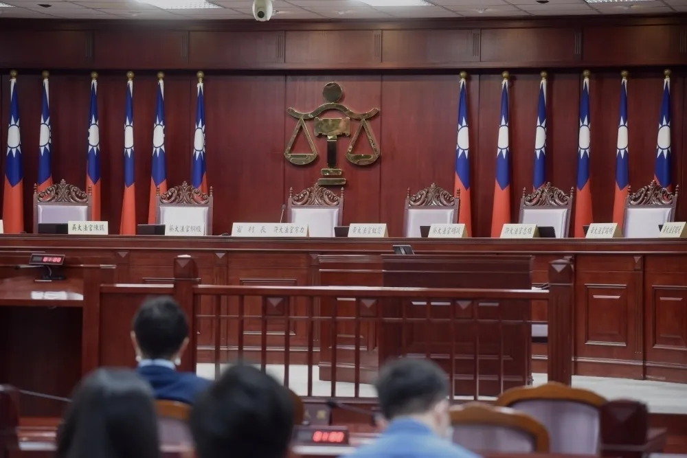 回歸任期半半交錯制　方能平衡總統大法官任命權