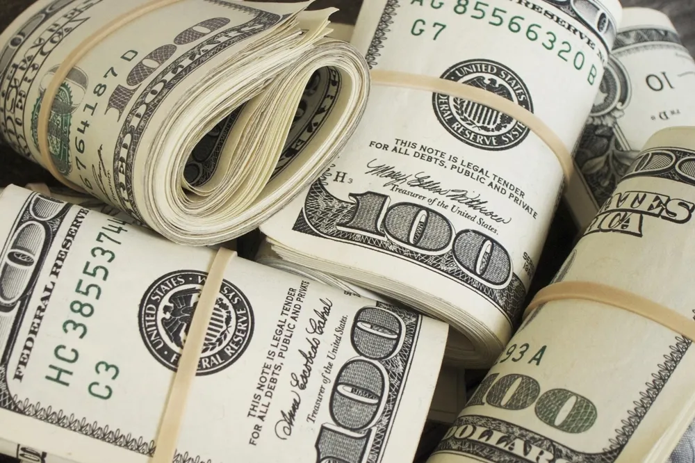 該拿爸爸的 1 億房產還是 1 億現金？專家為你分析優劣！