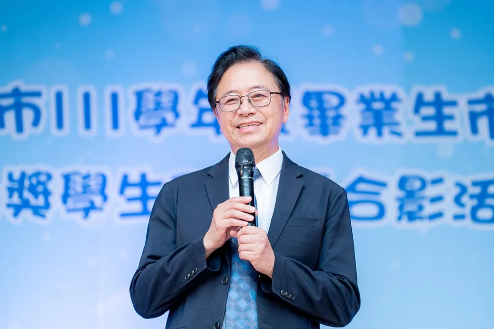 代理教師全聘期8月上路　張善政：樂見中央跟進地方政策