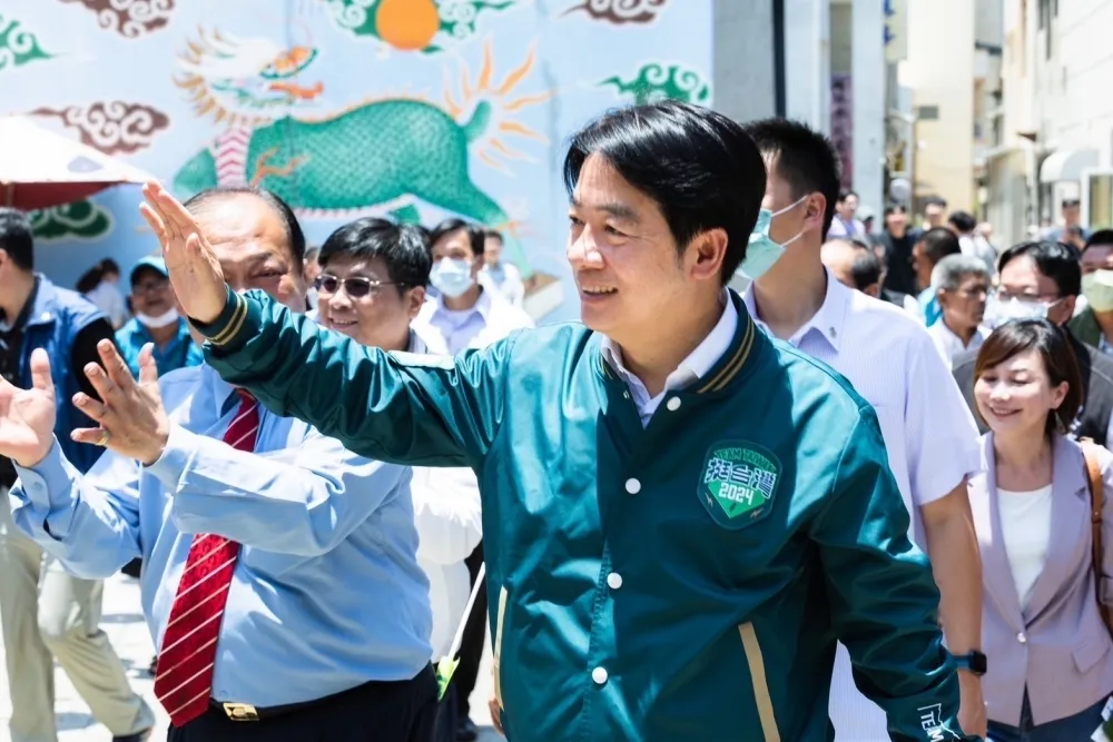 不改「昭和男」人設搶攻社群　賴清德重兵部署調整「打侯凍柯」策略