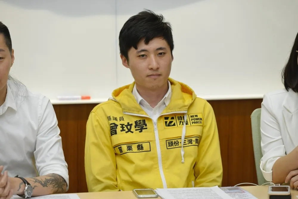 民進黨禮讓曾玟學角逐苗栗二選區立委　「品學兼優」CP並肩打選戰