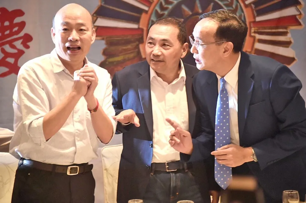 藍營整合完成？侯友宜、韓國瑜今首度合體　握手寒暄、一同舉杯引注目