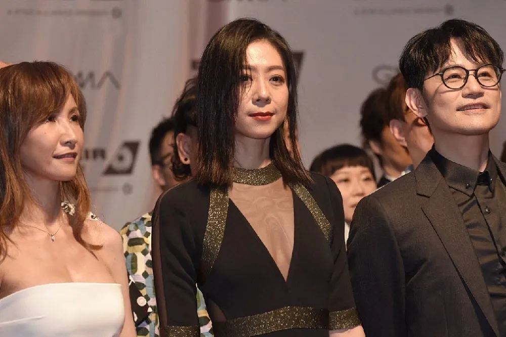 【遭舊愛鍾成虎批假面女神】陳綺貞擔任金曲評審　今晚上台擔任頒獎嘉賓