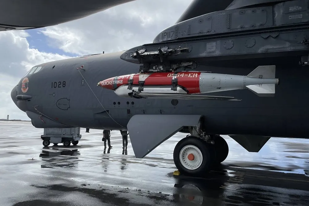 美國空軍B52H轟炸機成功投放QS-ER智慧水雷　大幅提升射程及精確打擊能力