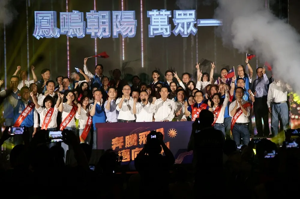 國民黨青壯世代組輔選陣線　小雞扛母雞助攻侯友宜