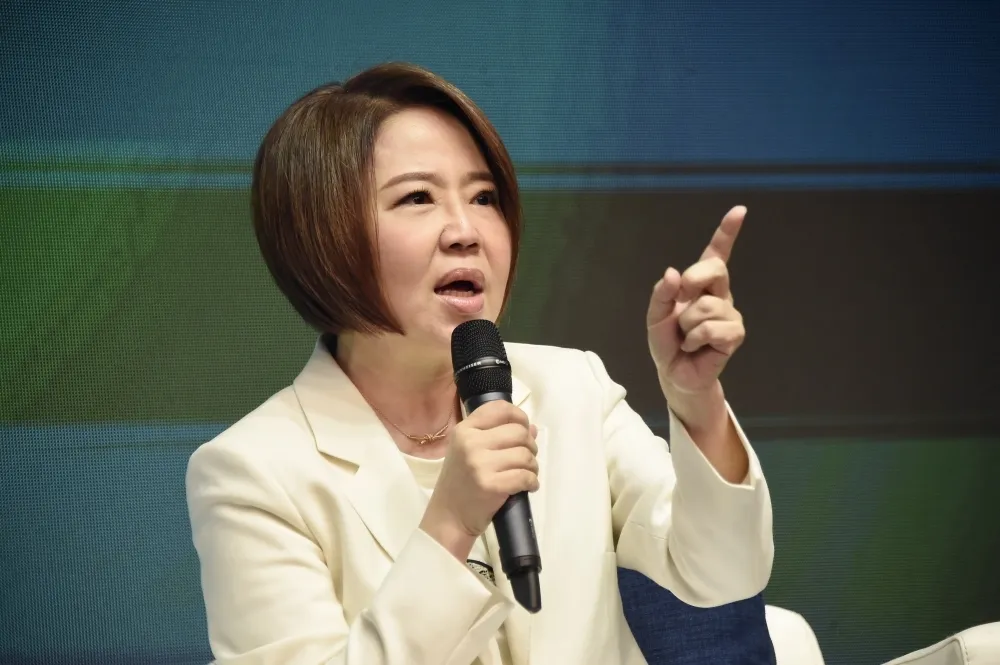 于美人為參選立委改名　坦言第一時間想到「買的牌位要改名」