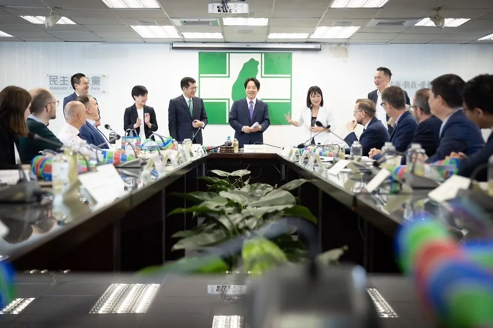 賴清德任黨魁首見外交使節　展流利英文重申和平護台四大支柱