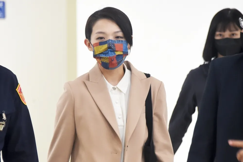 「靠特權進北一女」高虹安怒告女網友　檢察官以合理評論不起訴