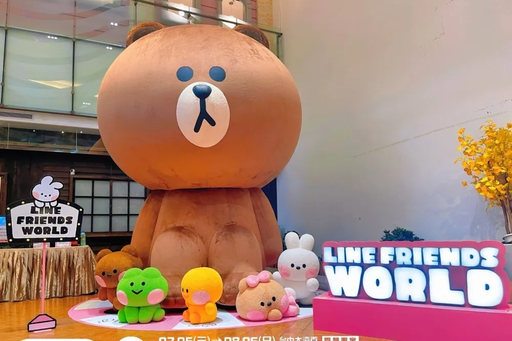 免費拍到手軟！LINE FRIENDS WORLD 快閃店登陸台中　4 米高巨型熊大、慵懶莎莉等你來打卡