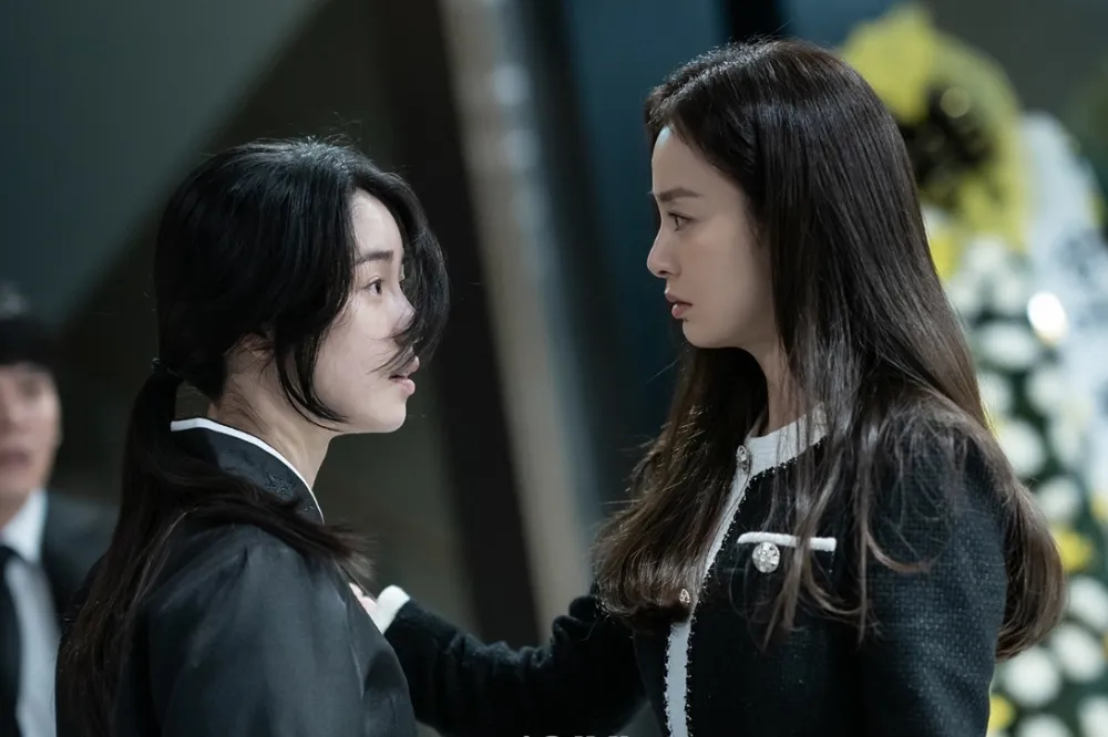 【《黑暗榮耀》惡女】林智妍新戲喪夫癲狂連嗑4碗炸醬麵　演技炸裂力壓女主金泰希