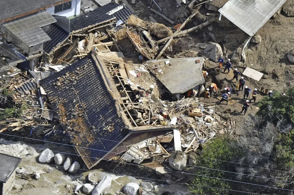 【有片】日本九州暴雨6死3失蹤　「由布院之森」觀光列車停駛至下旬