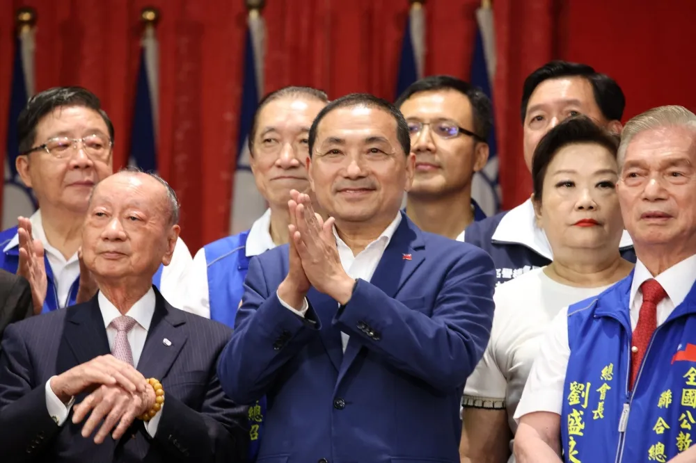 鞏固軍公教警消基本盤　侯友宜喊修《退撫法》：民進黨不做的，我幫大家做
