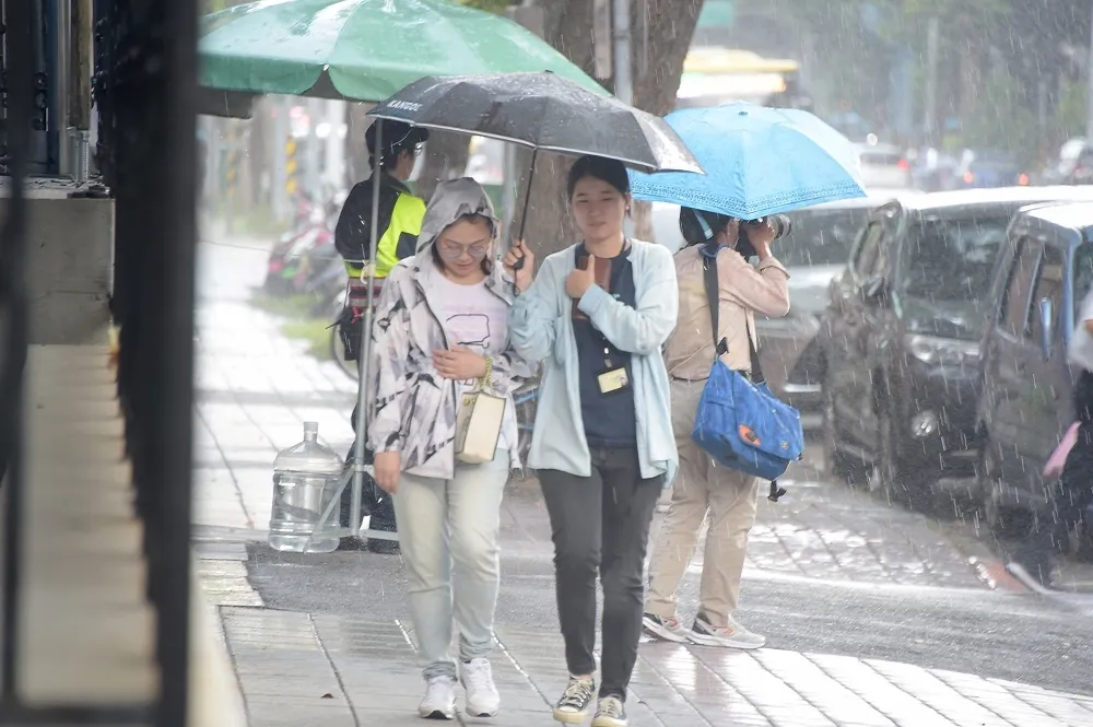 全台午後雷雨範圍縮小　今年第4號颱風「泰利」最快周六生成