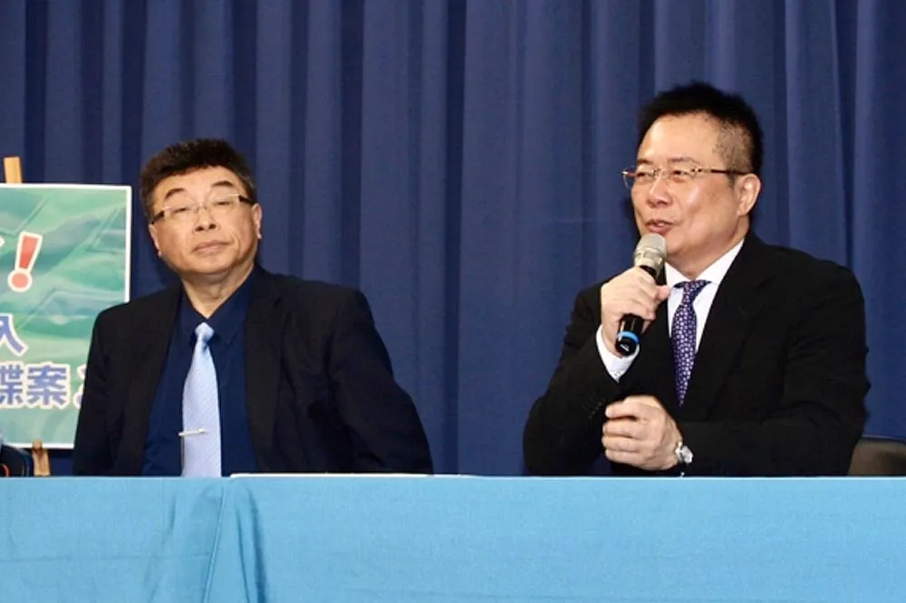 「正毅兄弟」槓上金溥聰！邱毅臉書譙「權貴吃人」　蔡正元諷：請鬼拿藥單