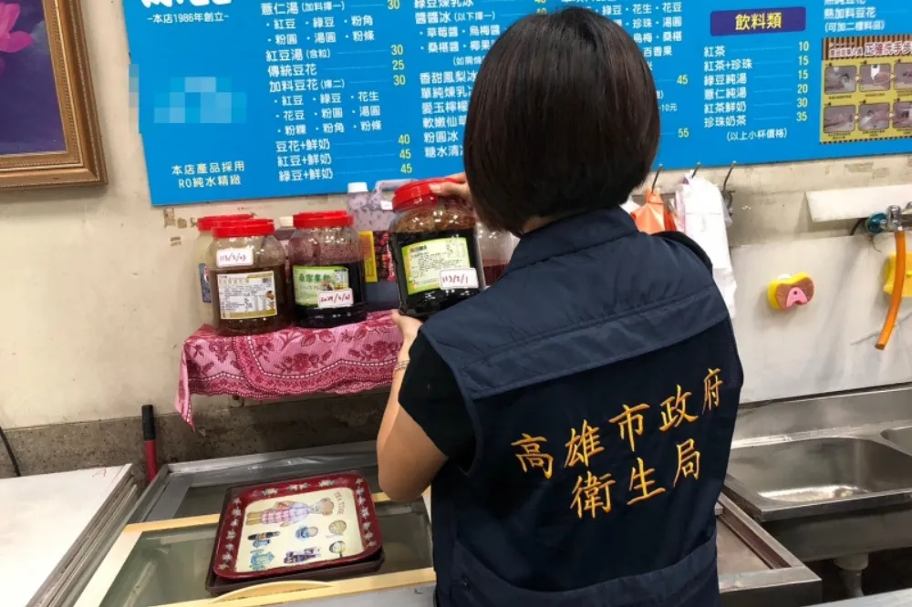 吃冰疑食物中毒增至44人　高雄欣豐冰店被勒令停業、罰30萬並送辦