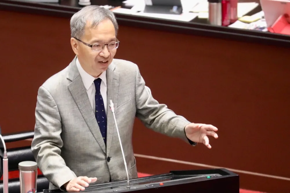 健保總額未達標漲聲起？　薛瑞元：明年保費不調升