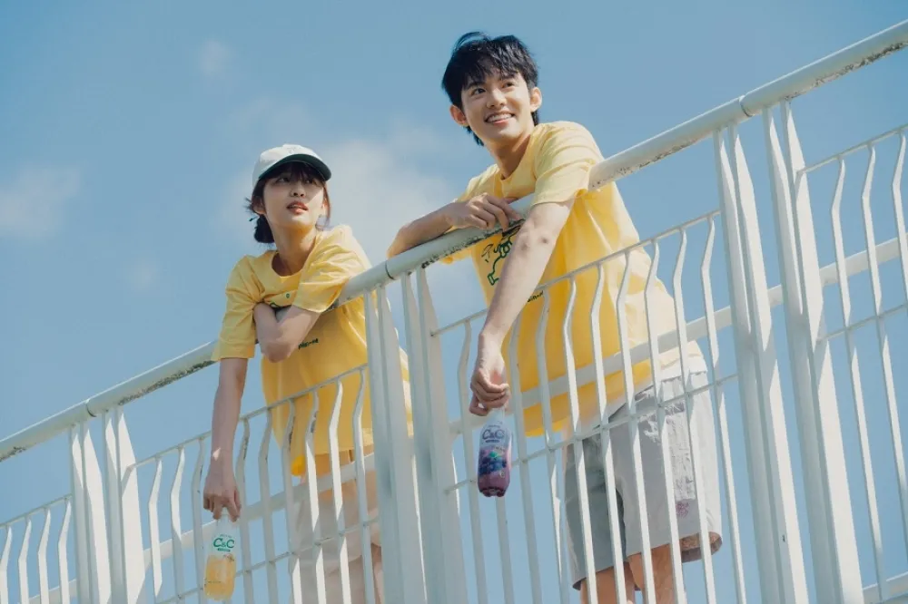 夏日出遊必備 黑松C &amp; C ╳人氣服飾品牌plain-me聯名商品7/20開賣！