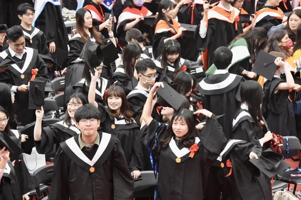 大學新鮮人符合2條件每月領5千尋職津貼　併就業獎勵最多拿４.5萬