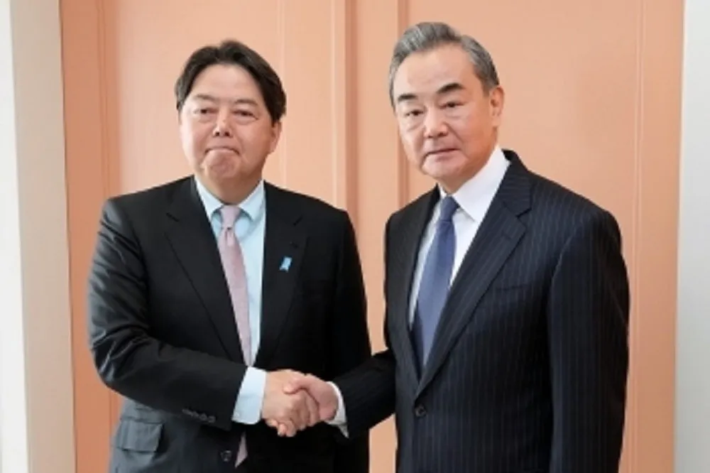 中國外交最高主管王毅向日本建議　舉行中日韓三國領袖會談