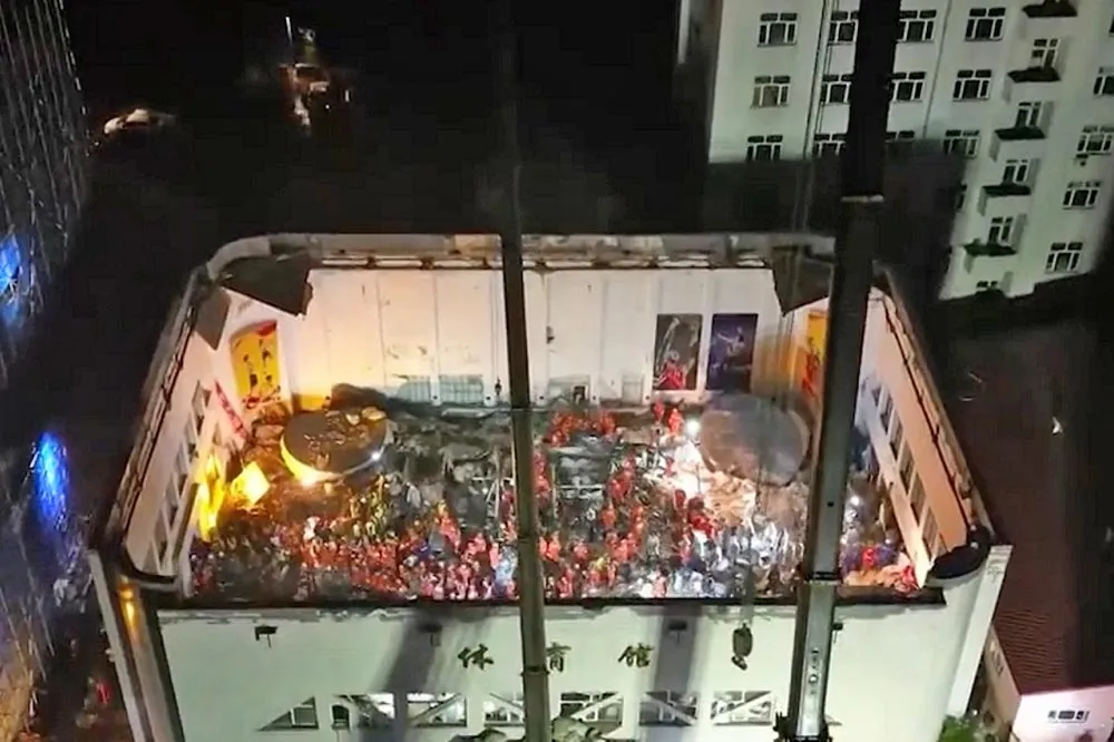 【有片】黑龍江體育館屋頂坍塌奪11命　家屬怒控警方阻止認屍