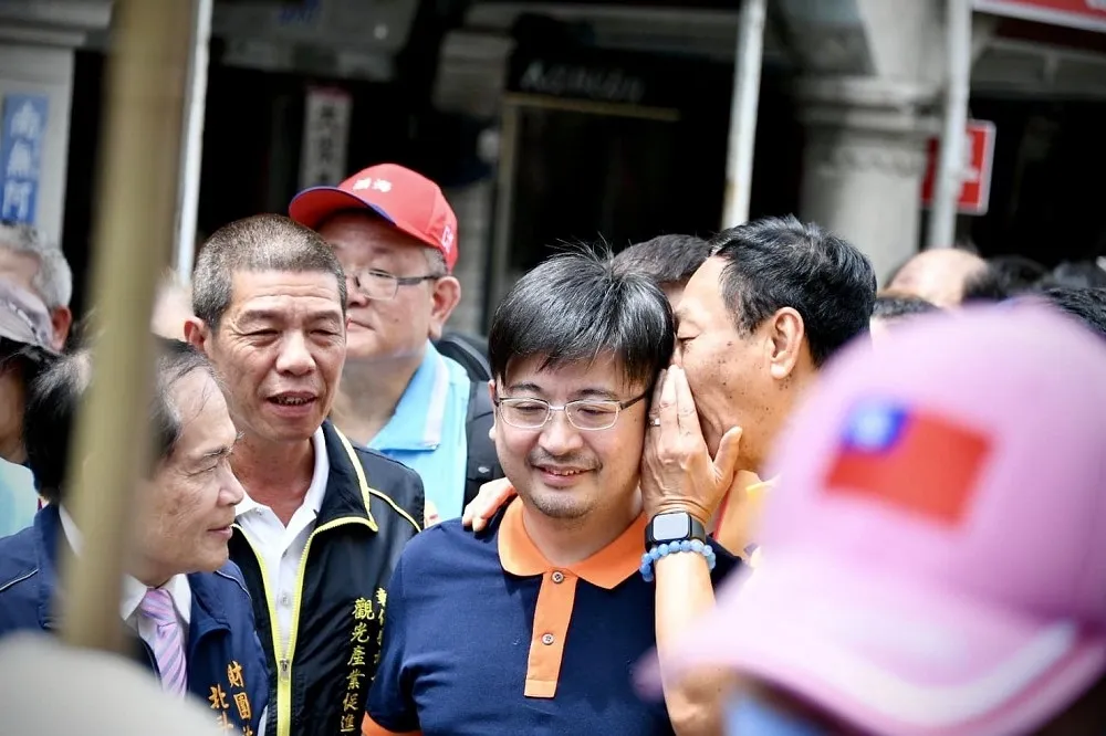 【內幕】謝典林屢遭勸阻仍執意退黨　欲作藍營力促「郭柯配」第一人