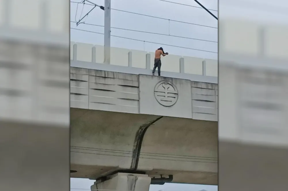 印尼移工漫步鐵軌爬高架隔音牆　與警僵持2小時衝鐵軌遭自強號輾斃