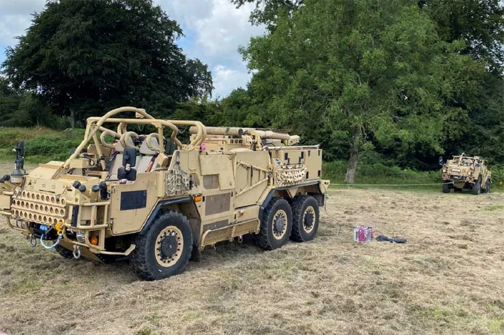 英國陸軍接收首批新款輕型救援車輛　提升惡劣環境戰損處理能力