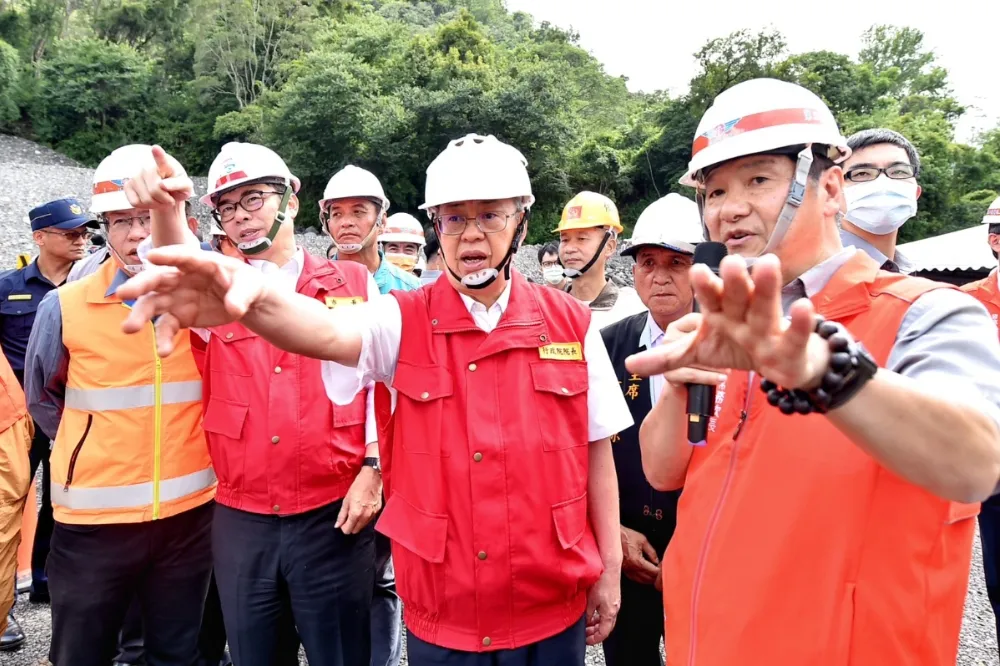 郭台銘轟陳建仁救災「用顏色區分人命」　行政院：政治口水沒必要