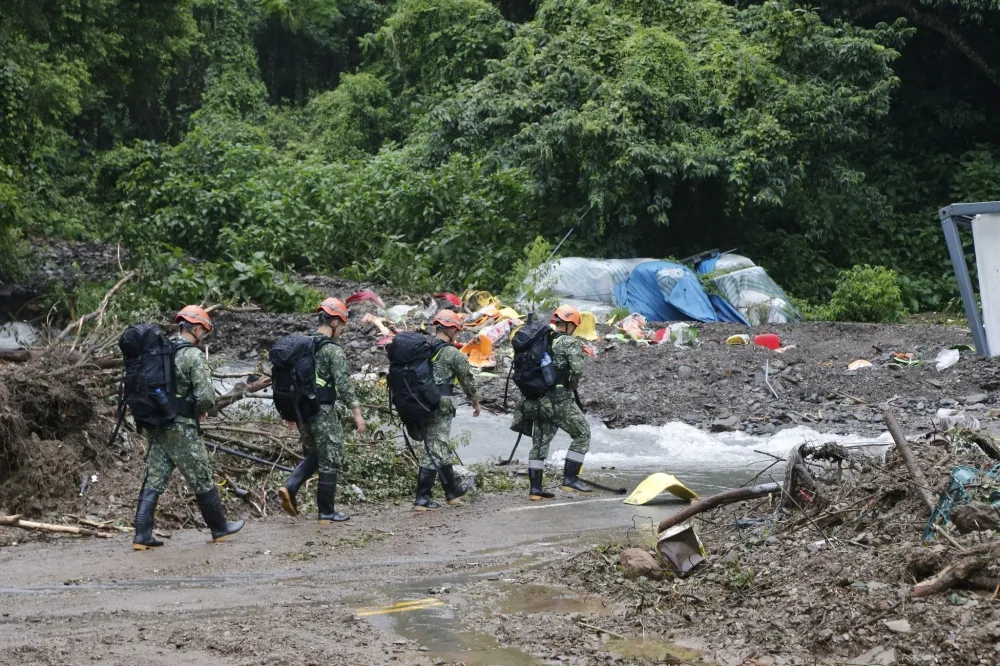 「爭取國軍救災未到位」國防部深夜回應　320兵力今再赴仁愛8部落助清土石
